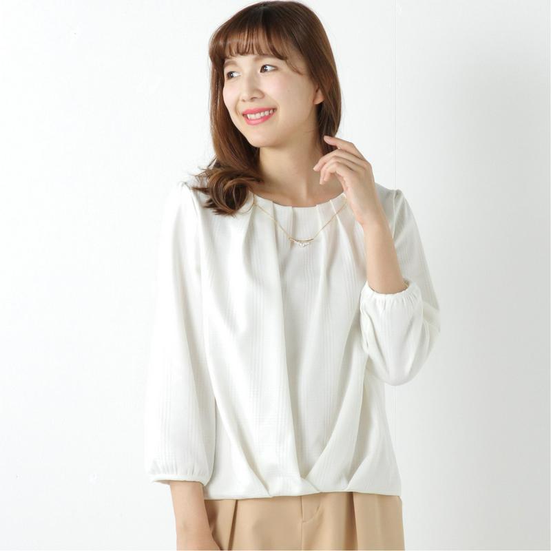 ふくれジャガードネックレス付前タックプルオーバー