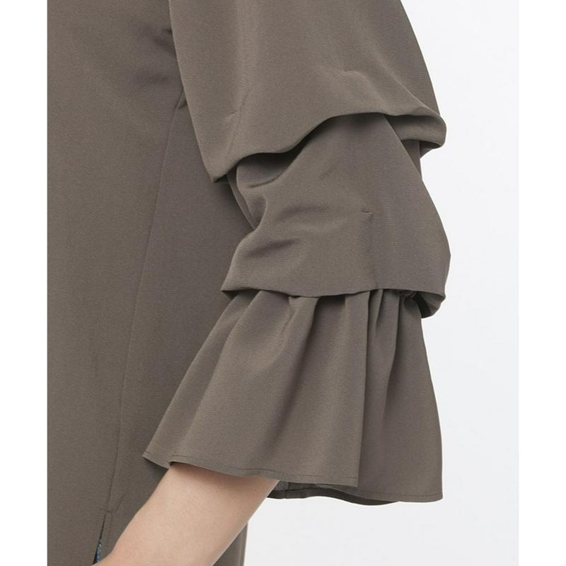 【５０％ＯＦＦ】バックリボンタックスリーブブラウス【３８～４６】