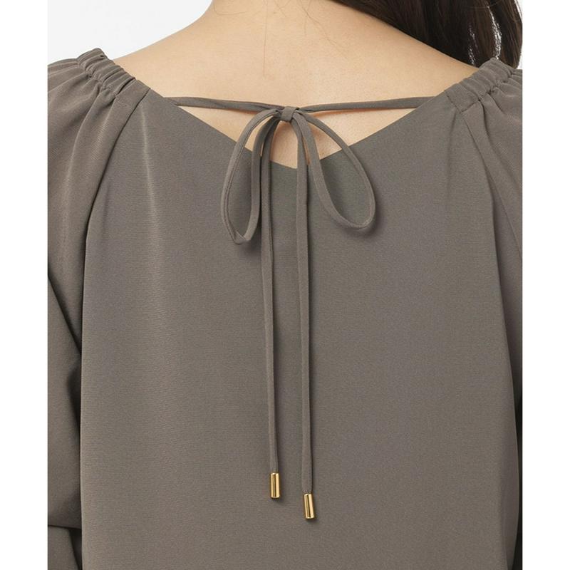 【５０％ＯＦＦ】バックリボンタックスリーブブラウス【３８～４６】