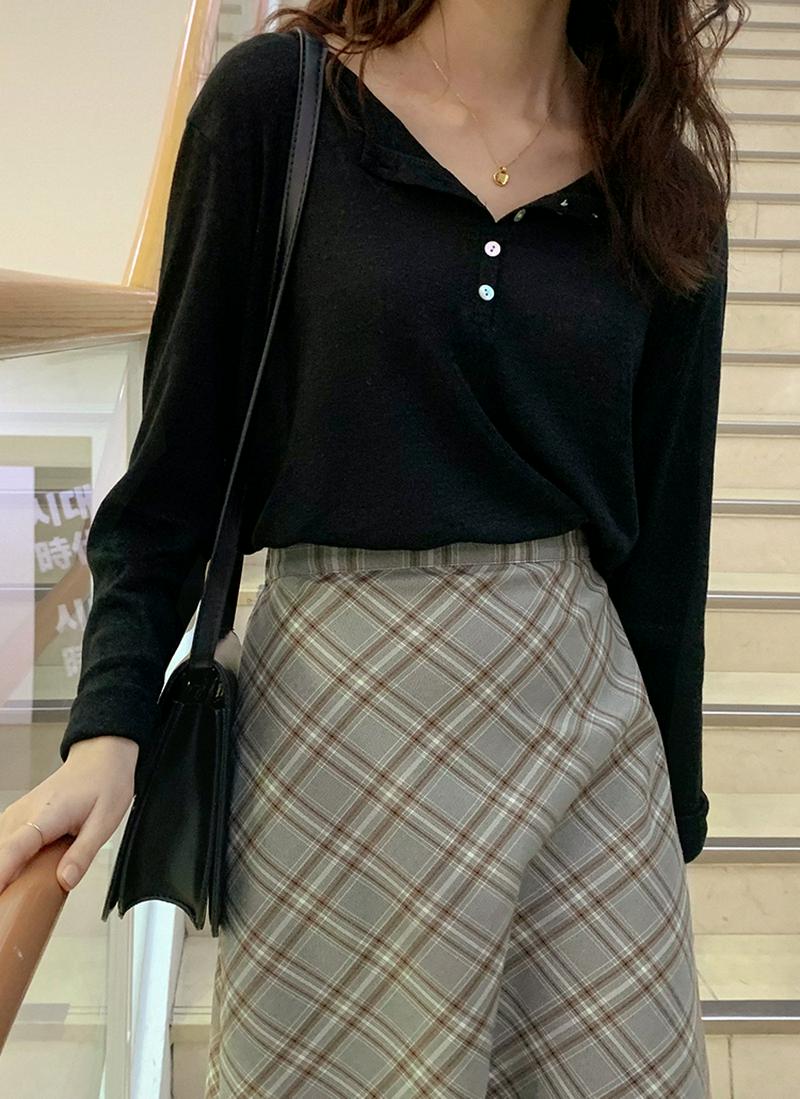 ボタンVネック長袖Tシャツ