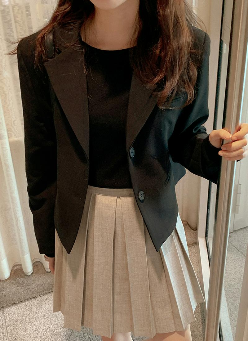 ツーボタンクロップドジャケット