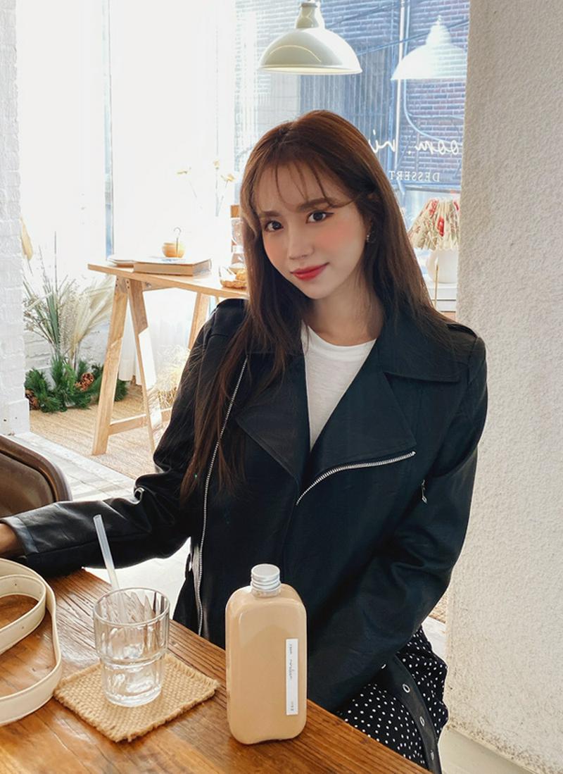 ベルティッドレザー調ジャケット