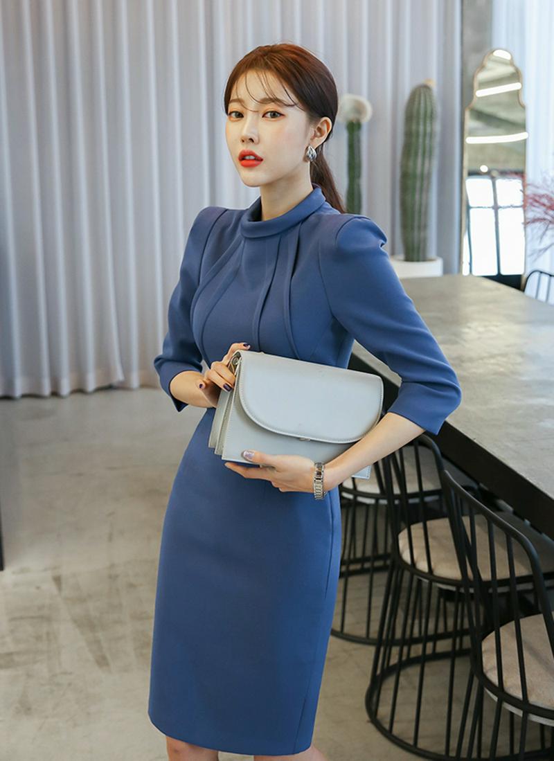 タックネックスリムワンピース