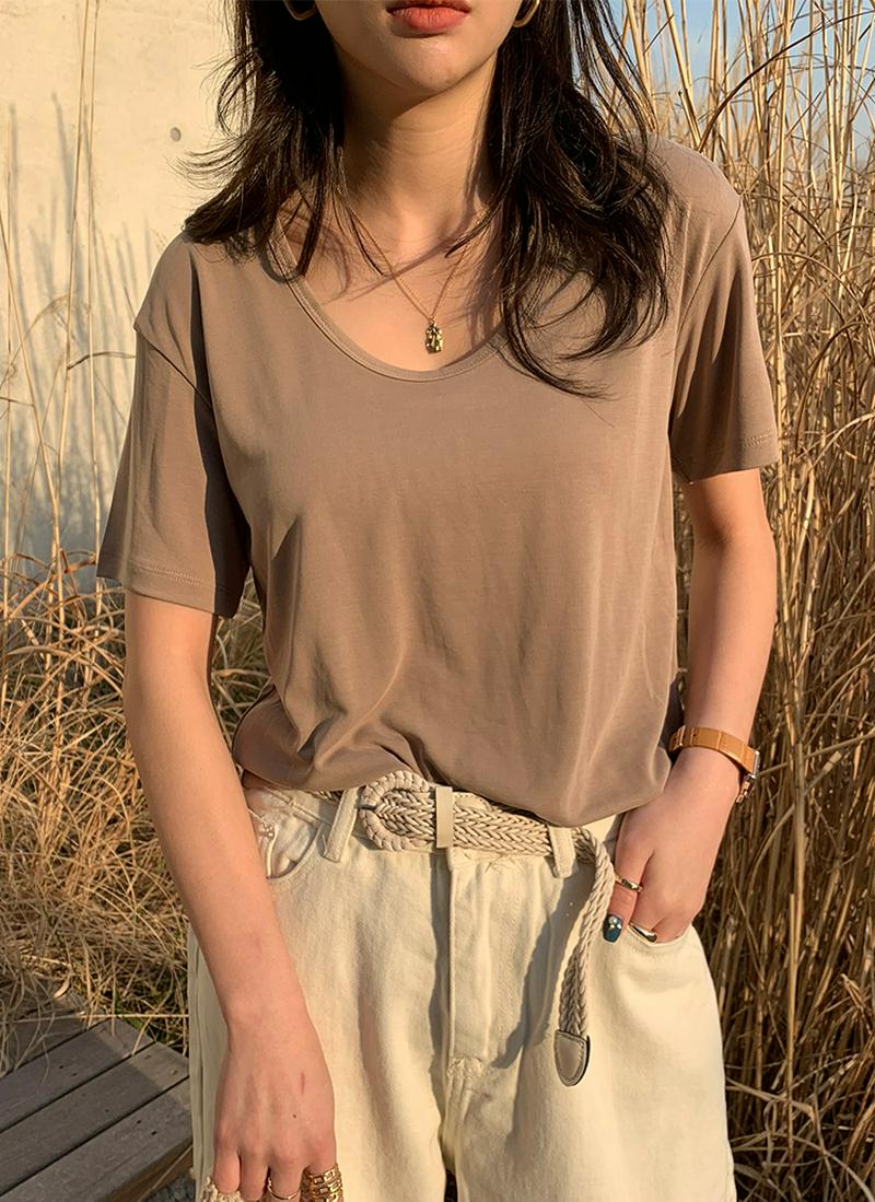 半袖UネックTシャツ