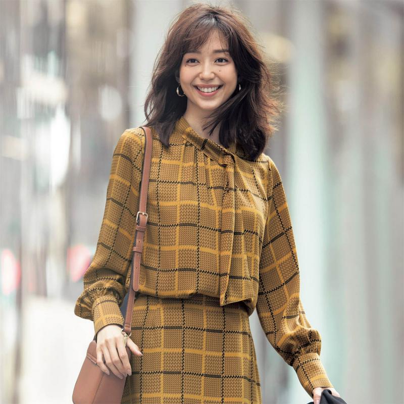 【ＳＴＹＬＥ　ＳＮＡＰセレクト】ホースプリントブラウス