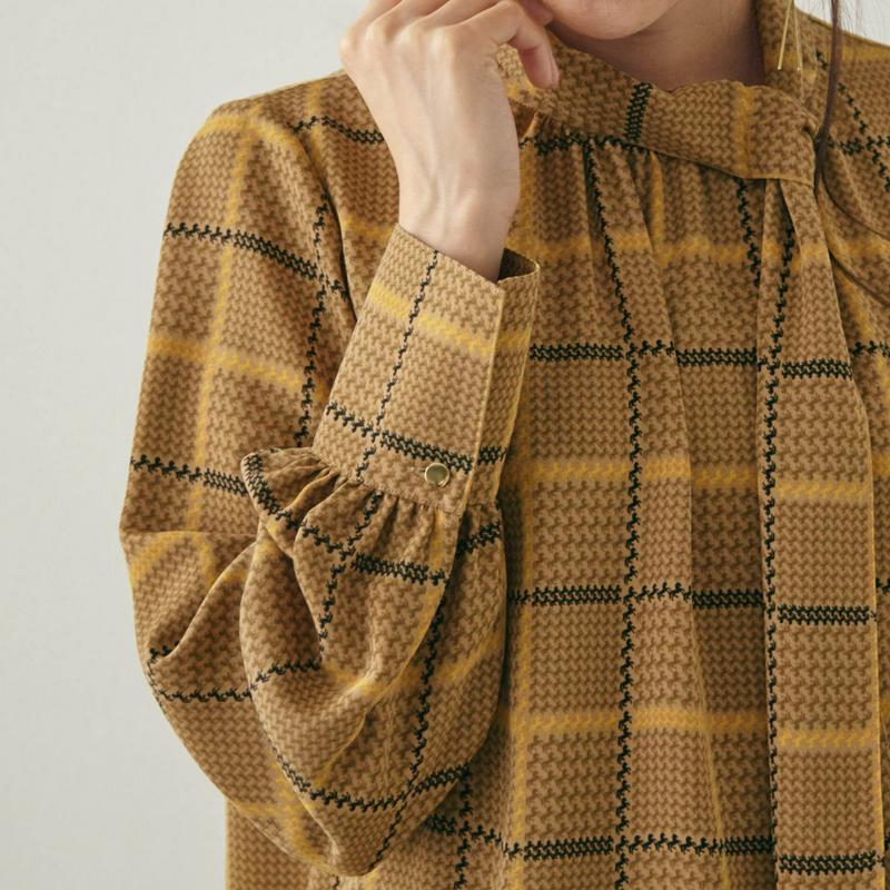 【ＳＴＹＬＥ　ＳＮＡＰセレクト】ホースプリントブラウス