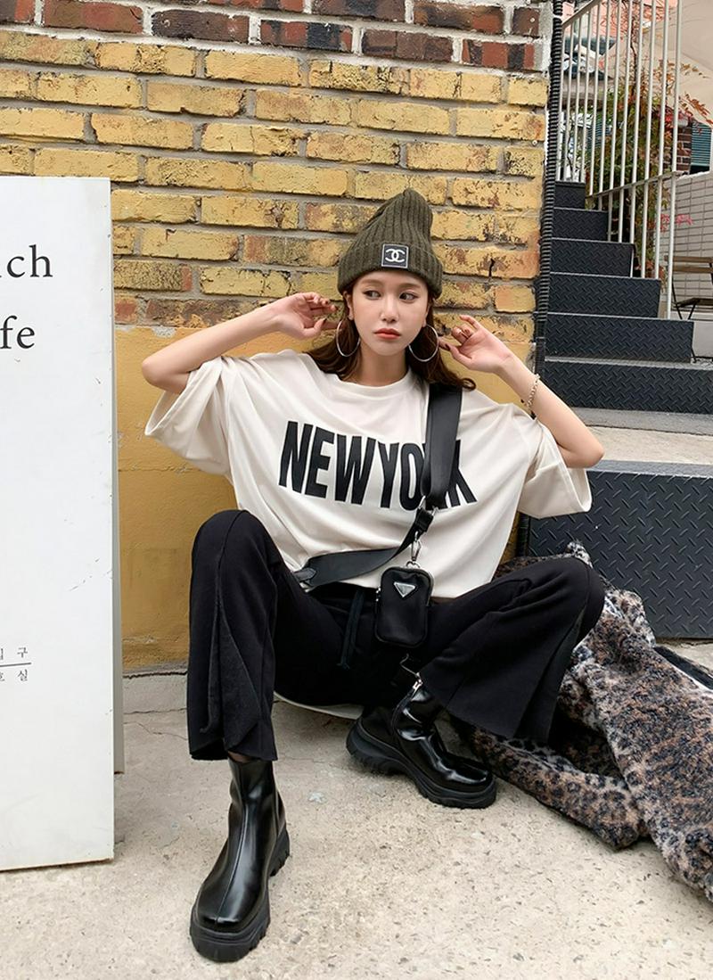 オーバーフィットロゴベルベット半袖Tシャツ