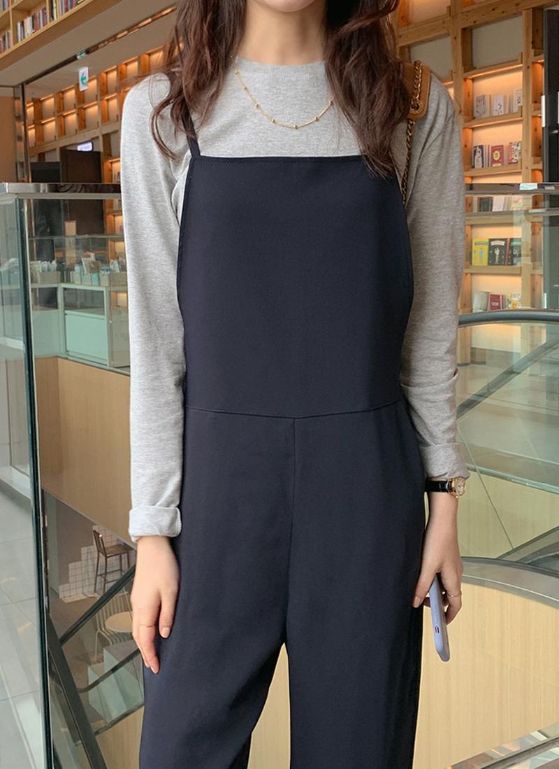 シンプル長袖Tシャツ