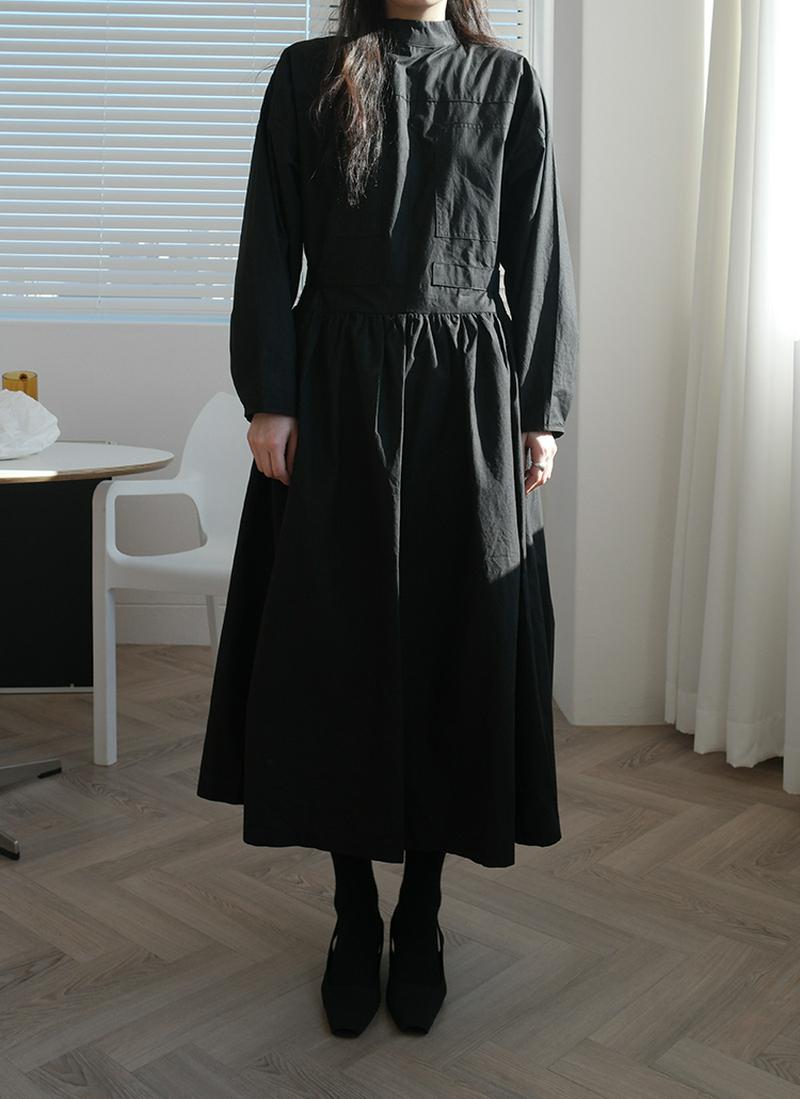 バンドカラーフレアワンピース