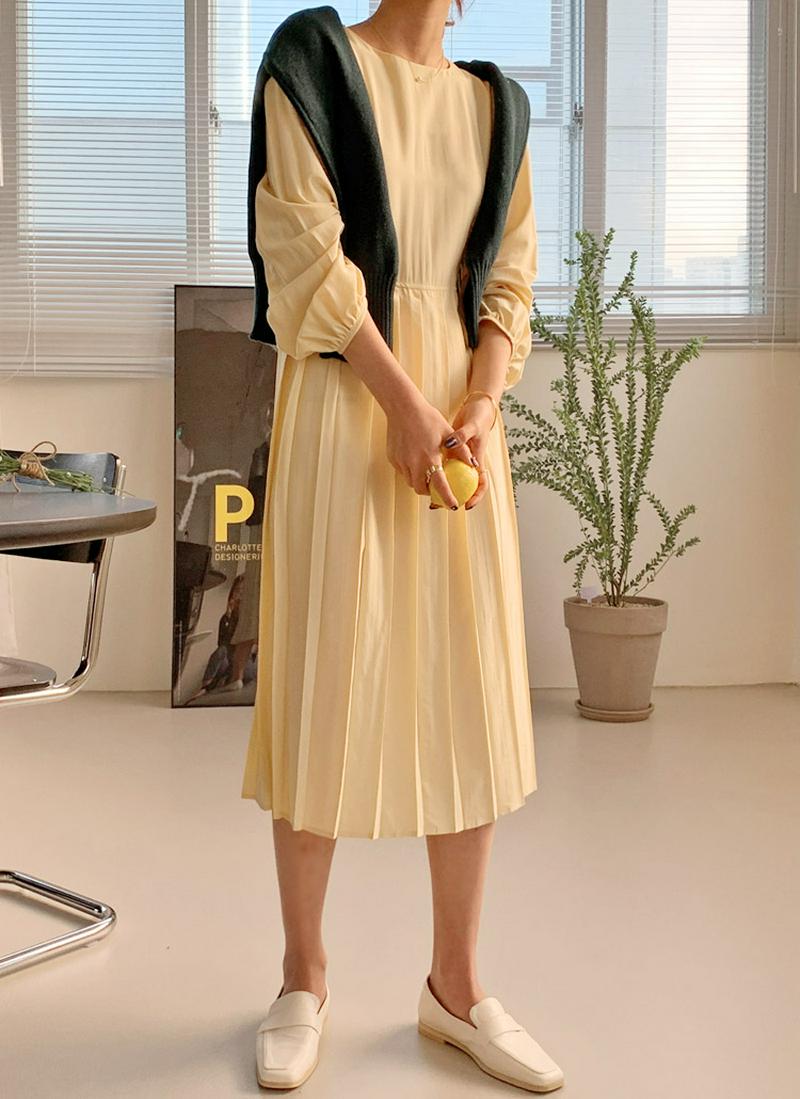 プリーツラインワンピース