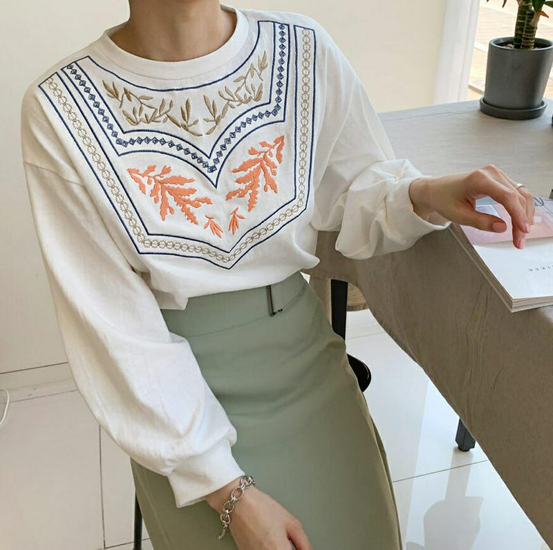 【只今10%OFF】刺繍Tシャツ・全4色・b57692 レディース 【tops】【トップス Tシャツ ラウンドネック 刺繍 エキ