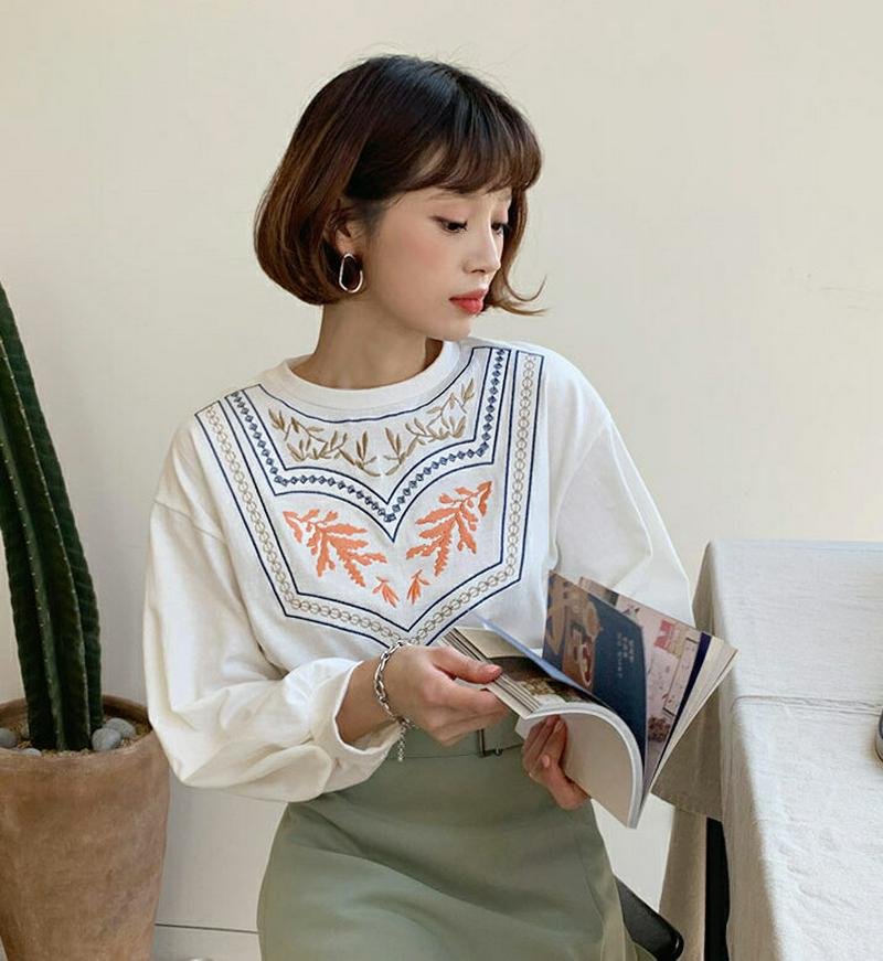 【只今10%OFF】刺繍Tシャツ・全4色・b57692 レディース 【tops】【トップス Tシャツ ラウンドネック 刺繍 エキ