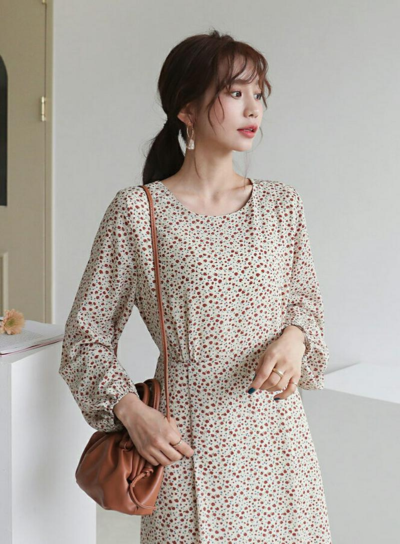 小花柄リボンワンピース・全2色・e55343 レディース 【ops】 韓国 ファッション ワンピース ロング丈 ロングワンピース ロング ラウンドネック 花柄 フレア 長袖 パフスリーブ 秋 春 冬
