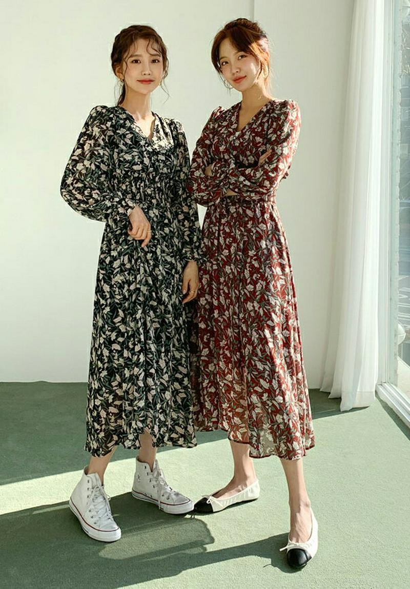 ボタンシャーリング花柄ワンピース・全3色・e57779 レディース 【ops】 韓国ファッション ワンピース ロング丈 ロングワンピース フレア Vネック 長袖 花柄 シャーリング ウエスゴム 秋 春 冬206