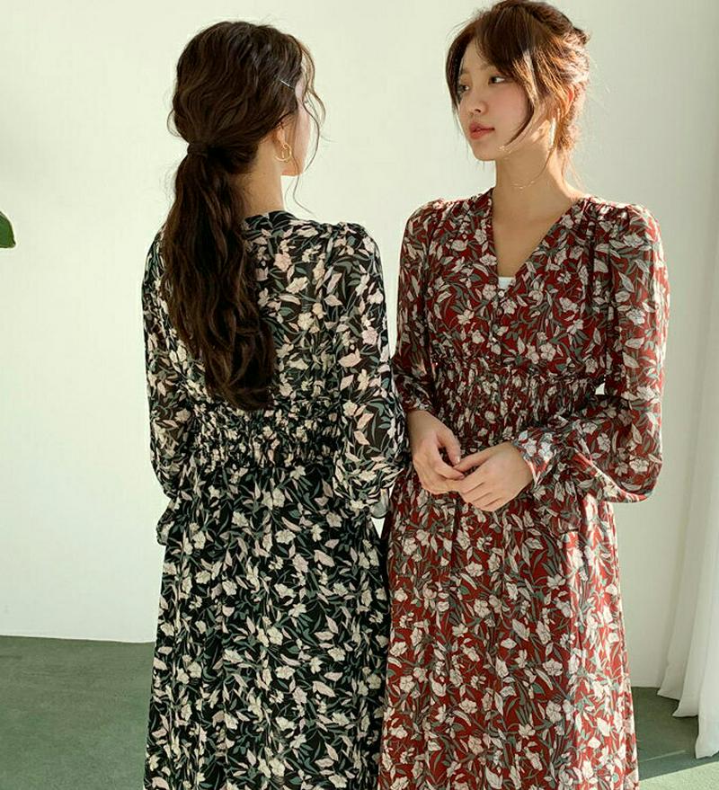 ボタンシャーリング花柄ワンピース・全3色・e57779 レディース 【ops】 韓国ファッション ワンピース ロング丈 ロングワンピース フレア Vネック 長袖 花柄 シャーリング ウエスゴム 秋 春 冬206