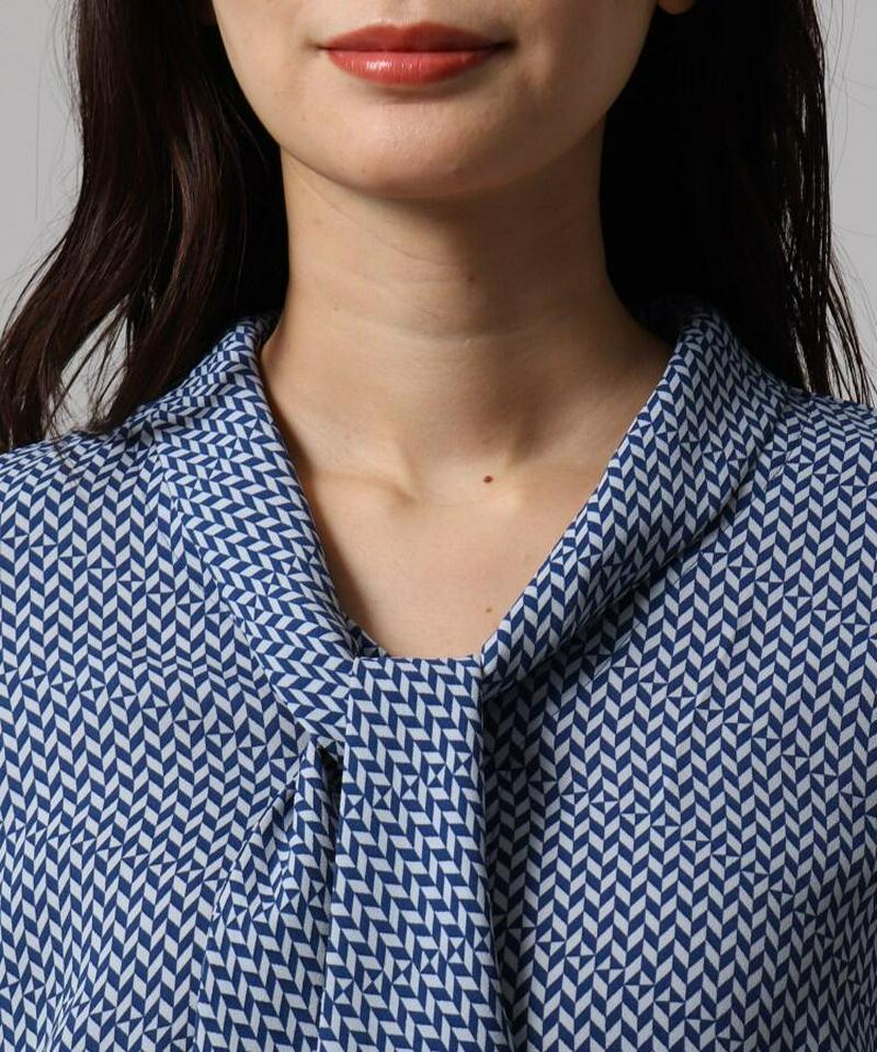 【洗える】ジオメトリカルボウタイブラウス