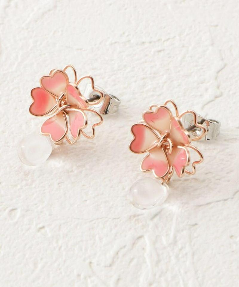 桜モチーフピアス