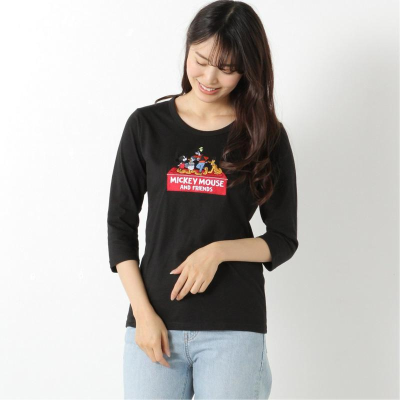 【おうちディズニー】ロゴ７分袖刺繍Ｔシャツ「ミッキー＆フレンズ」【Ｍ～３Ｌ】（ディズニー）