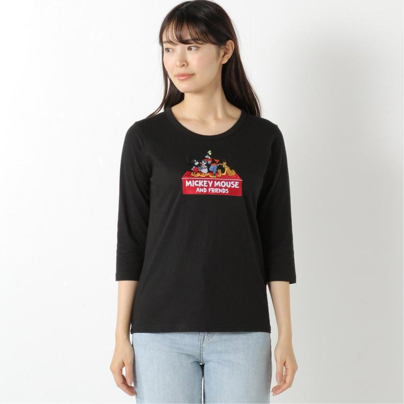 【おうちディズニー】ロゴ７分袖刺繍Ｔシャツ「ミッキー＆フレンズ」【Ｍ～３Ｌ】（ディズニー）