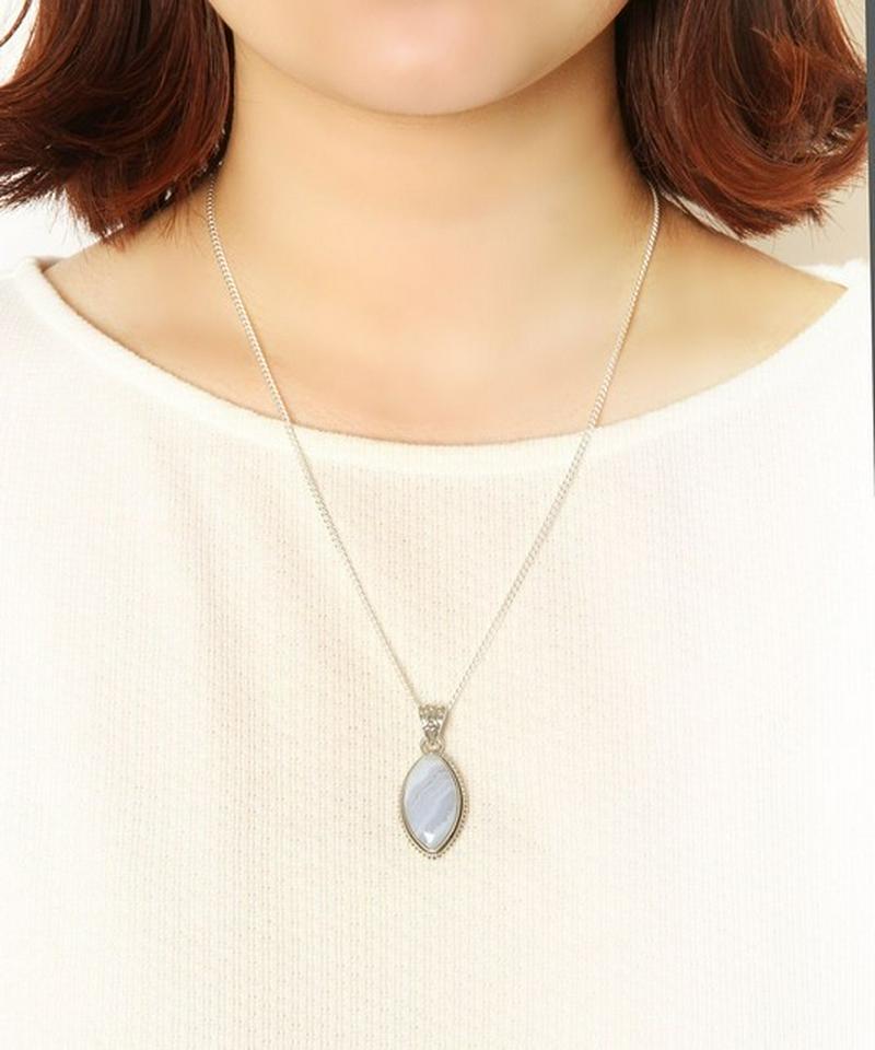 【フランス買付】ブルーレースアゲートひし形ネックレス