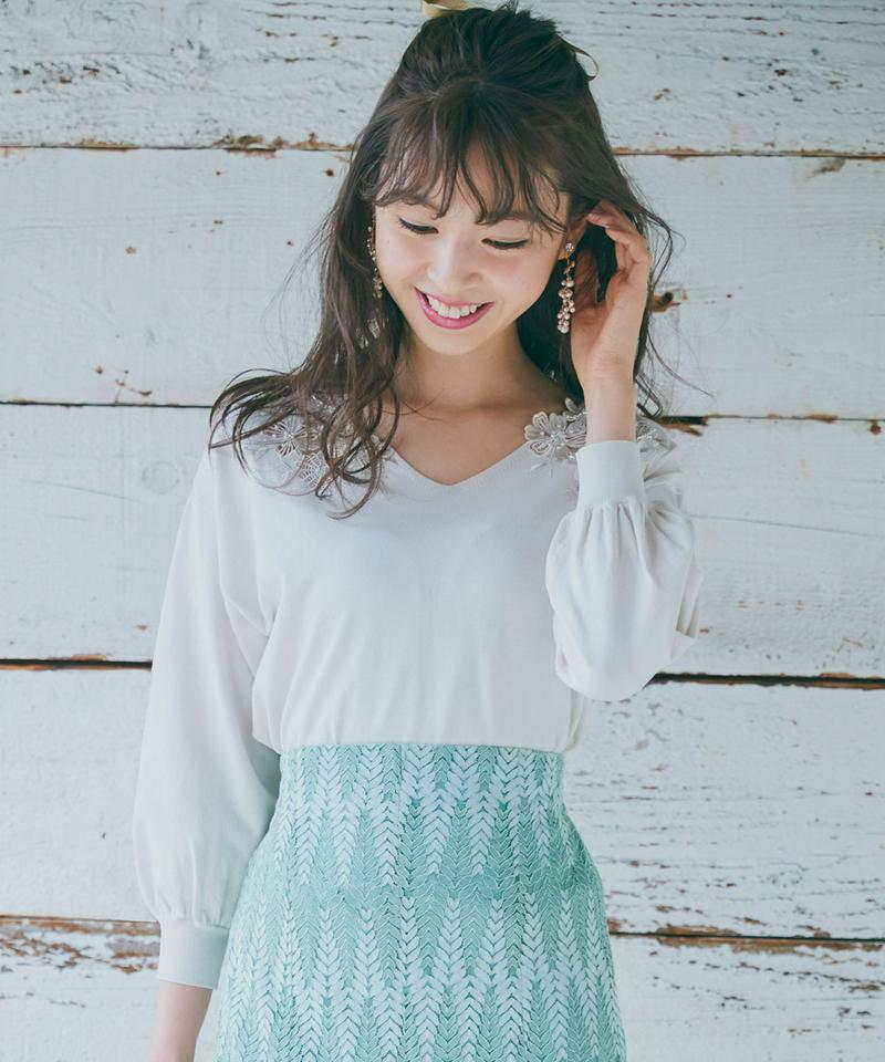 3Dシアー刺繍ニット