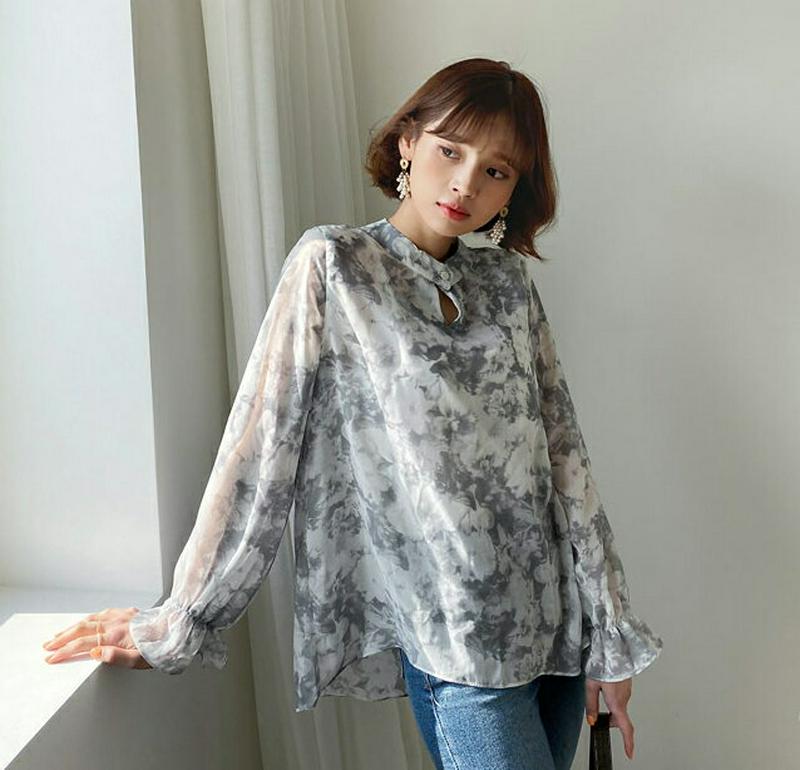 ≪人気商品再入荷≫シアーフローラルブラウス・全2色・b55532 レディース 【bl】【韓国 ファッション ブラウス トップス 長袖 モックネック スキッパー フリル 花柄 パステル きれいめ 大人 カジュアル 夏 秋 春】【fw】