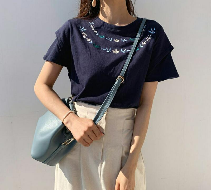 フラワー刺繍Tシャツ・全4色・b58196 レディース 【tops】【トップス Tシャツ 刺繍 半袖 フレアスリーブ 花柄 無地