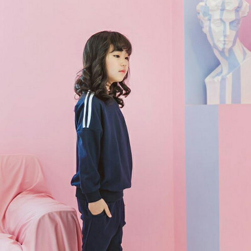ショルダーラインスウェット(junior)・p000227 【9~17才】【tops】【トップス スウェット トレーナー 長袖 単色 無地 シンプル ベーシック カジュアル 女の子 男の子 可愛い かわいい サイドライン スポーティー ダンス キッズ 子供服 服】【KIDS】