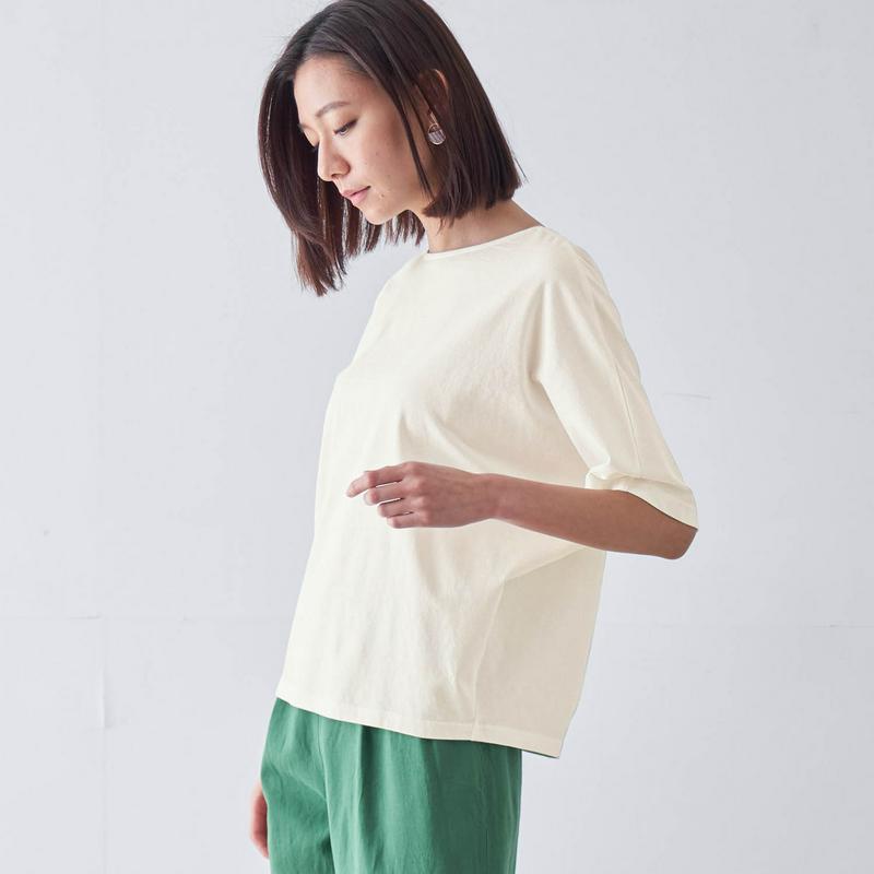 後ろタックデザインＴシャツ【汚れにくい白】【綿１００％】（フェール アン カラン／FAIRE UN CALIN）