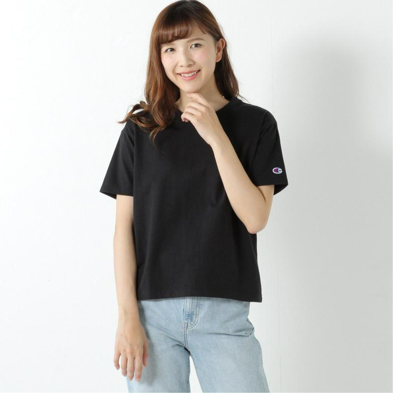 レディース　袖刺繍クルーネック半袖Ｔシャツ（チャンピオン/Champion）