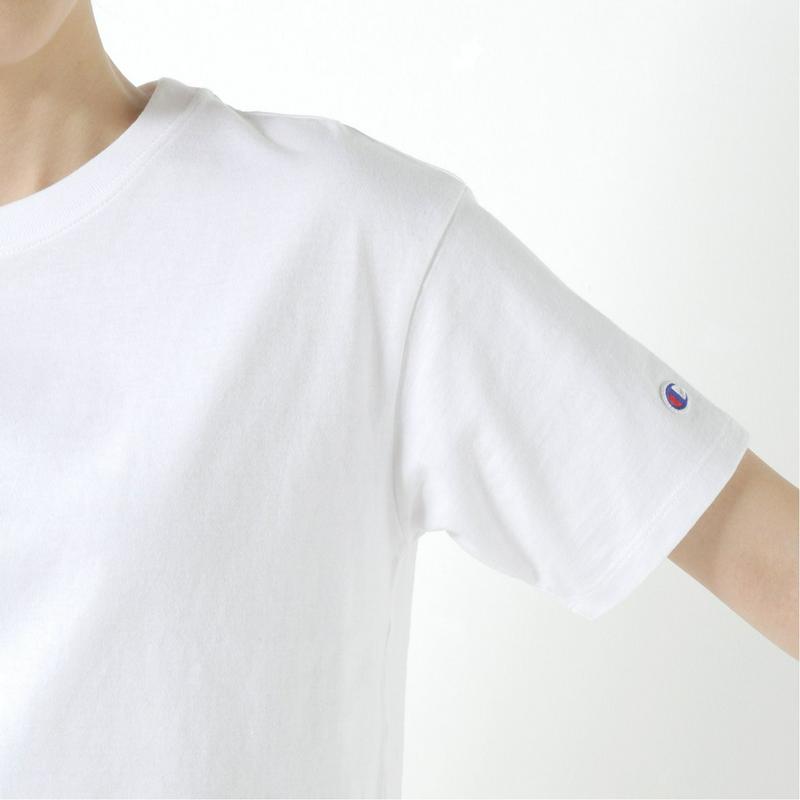 レディース　袖刺繍クルーネック半袖Ｔシャツ（チャンピオン/Champion）