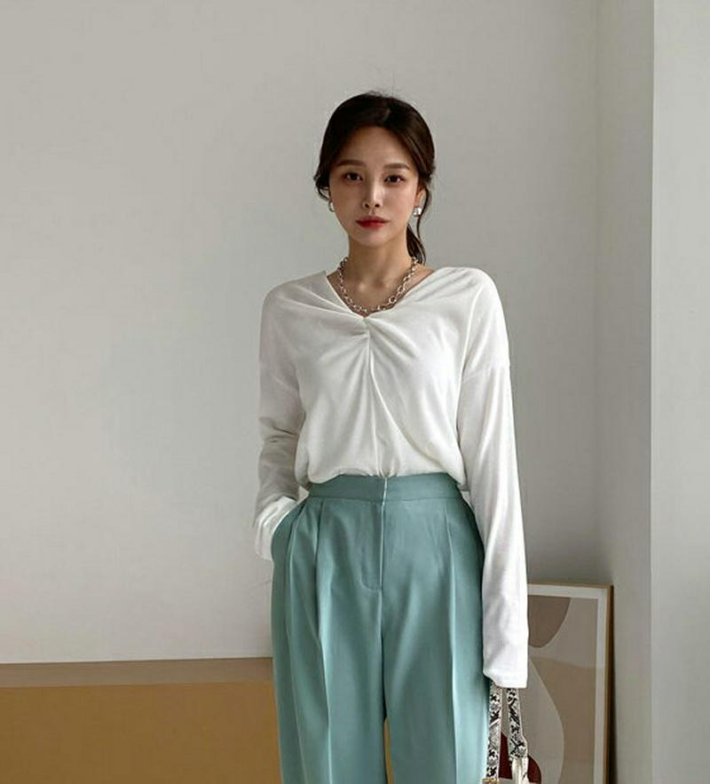 2WAYツイストTシャツ・全3色・t61245 レディース【tops】 韓国ファッション トップス Tシャツ 長袖 ツイスト 2way 単色 無地 シンプル Vネック 前後着用自由 大人 背中V 春 秋 HIHOLLI