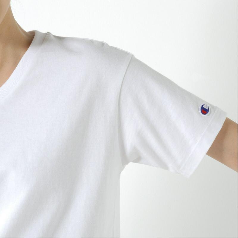 レディース　袖刺繍Ｖネック半袖Ｔシャツ（チャンピオン/Champion）