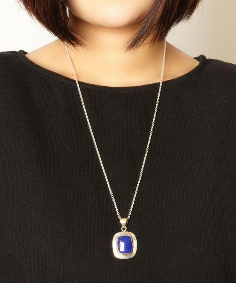 【フランス買付】ラピスラズリスクエア装飾ネックレス