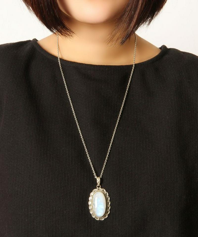 【フランス買付】ホワイトラブラドライト装飾ネックレス