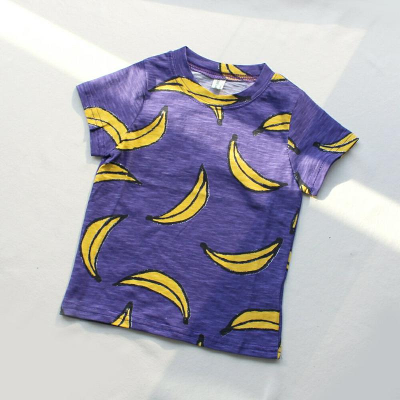 Banana半袖Tシャツ・p000867 キッズ【3~8才】【tops】【トップス Tシャツ 半袖 ハーフスリーブ ばなな バナナ 果物 くだもの カジュアル 総柄 ラフ 春 夏 女の子 男の子 子供 こども 子供服 こども服】【KIDS】