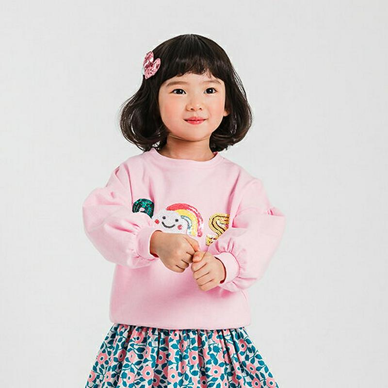 スパンコールポイントスウェット・p000835 キッズ【3~8才】【tops】【トップス スウェット トレーナー スパンコール 虹 アルファベット 長袖 カジュアル 可愛い かわいい 女の子 男の子 春 秋 子供 こども 子供服 こども服】【KIDS】