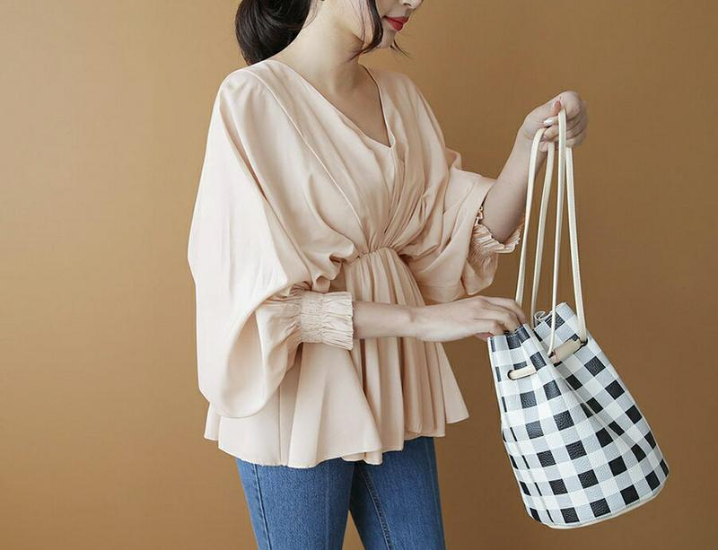 ≪人気商品再入荷≫Vネックギャザーフレアブラウス・全2色 b56534 レディース【bl】【トップス ブラウス フレア ウエスト