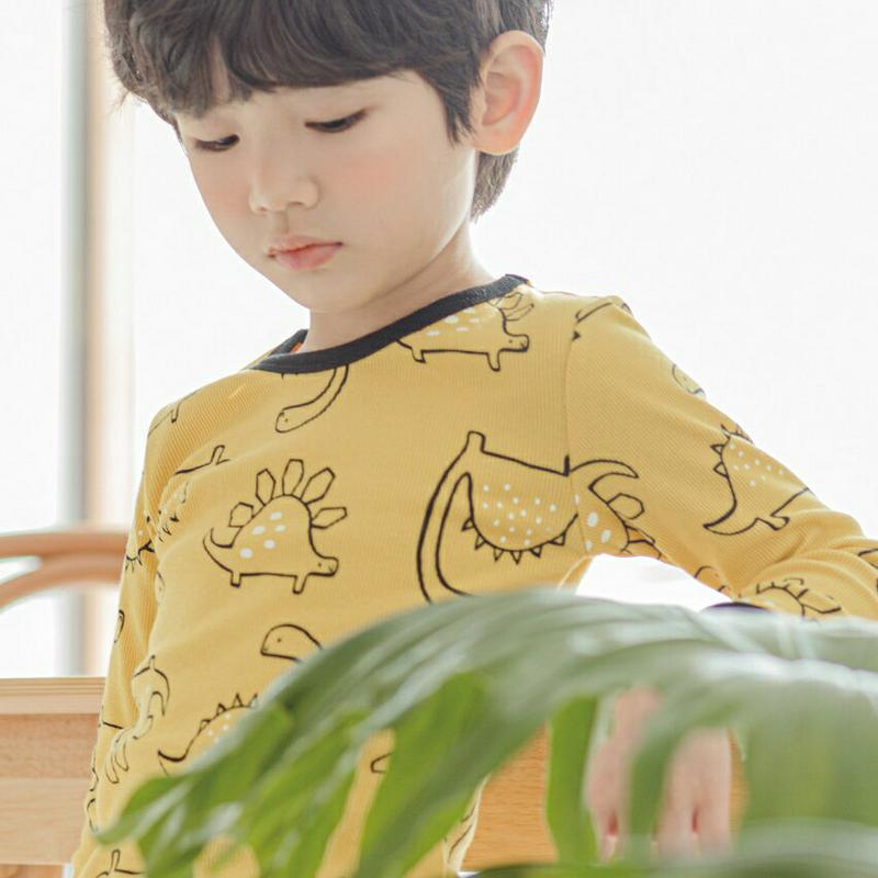 ダイナソーパジャマSET(イエロー)・p001096 キッズ【3~8才】【uw】【パジャマ 部屋着 ルームウェア 長袖 長ズボン ズボン パンツ 恐竜 総柄 ダイナソー カジュアル 黄色 女の子 男の子 子供 こども 子供服 こども服】【KIDS】