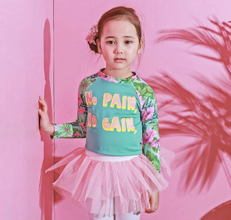 デイジー柄水着SE p000569 キッズ 【3~8才】【bw】【韓国 ファッション 水着 ラッシュガード 水着セット 長袖 ロングパンツ 水遊び プール 海 日焼け防止 日よけ ロゴ レタリング パターン 柄 スカート チュールキッズ 子供 子供用 春 夏】【KIDS】