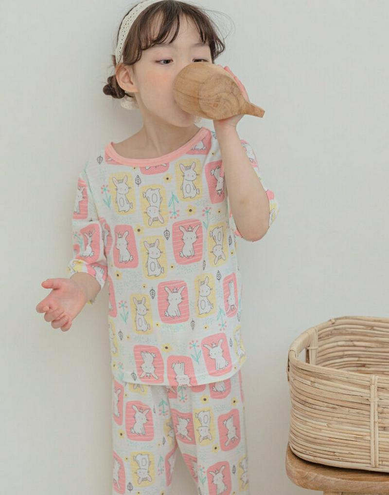 bunnyパジャマSE p001078 キッズ 【3~8才】【uw】【韓国 ファッション パジャマセット パジャマ 根間着 部屋着 ラウンドネック 半袖 ハーフスリーブ 5分袖 柄 うさぎ ラビット 半ズボン ショートパンツ 短パン キッズ 子供 子供用 春 夏】【KIDS】