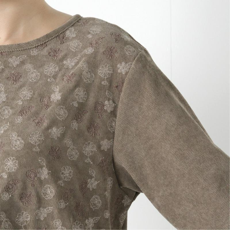 コーデュロイ素材の花刺繍ワンピース