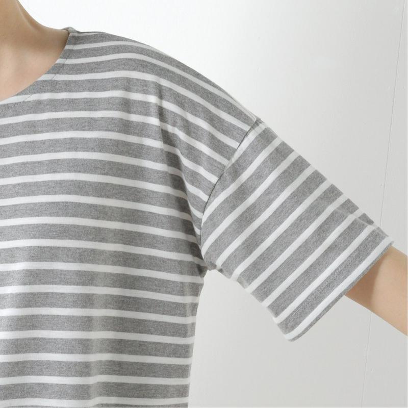 綿混素材のオーバーサイズチュニックＴシャツ