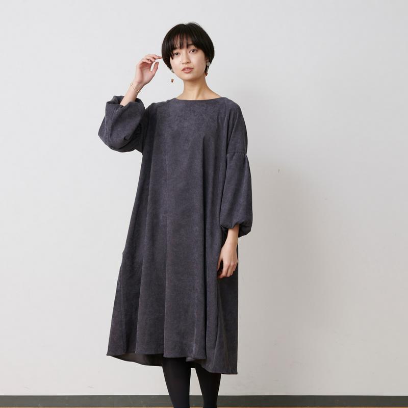 ストレッチコーデュロイの袖バルーンワンピース