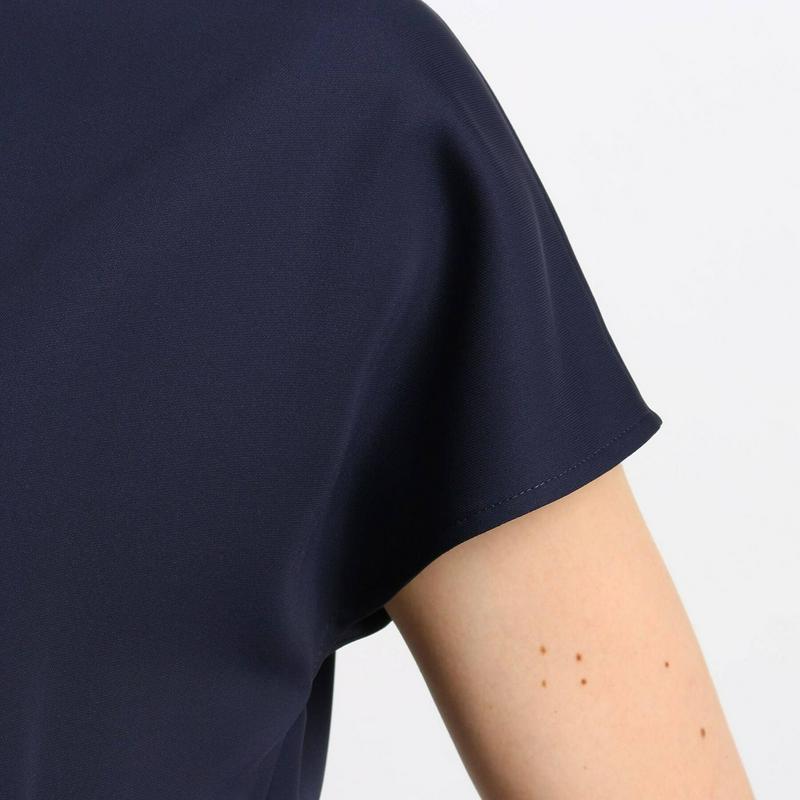【ＷＥＢ限定／マシンウォッシュ】ガルーダサテンワンピース