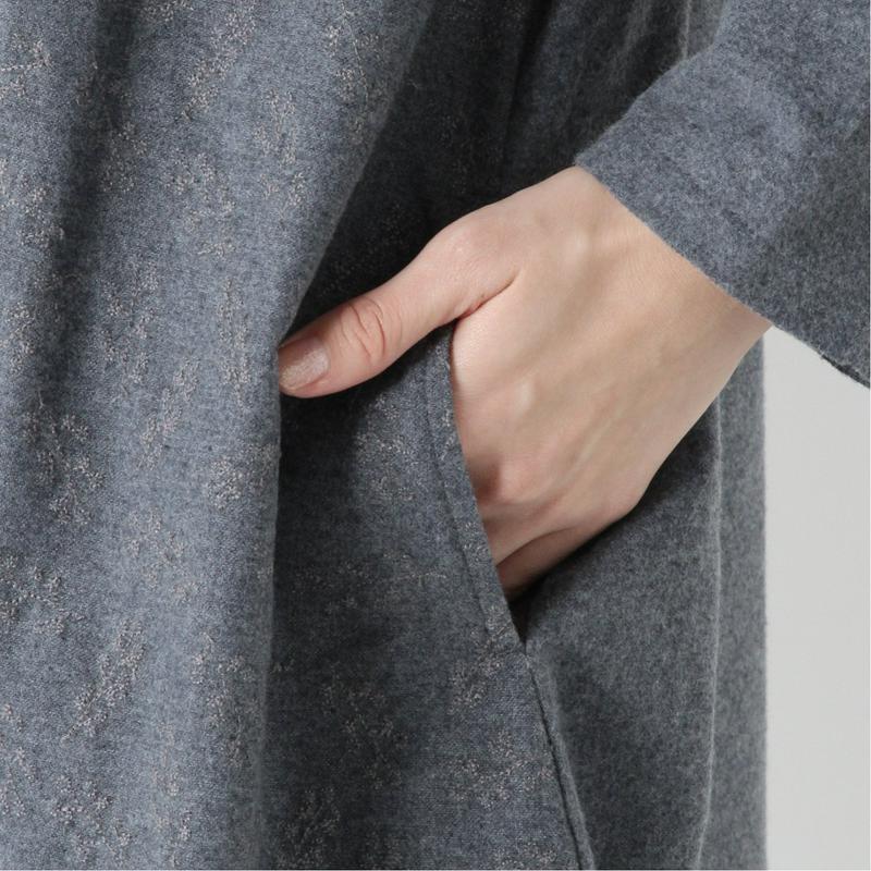 綿起毛素材のつぼみ刺繍ワンピース
