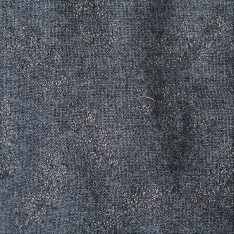 綿起毛素材のつぼみ刺繍ワンピース