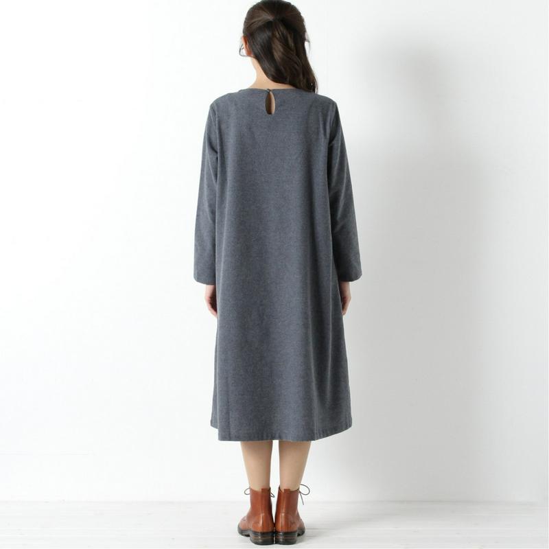 綿起毛素材のつぼみ刺繍ワンピース