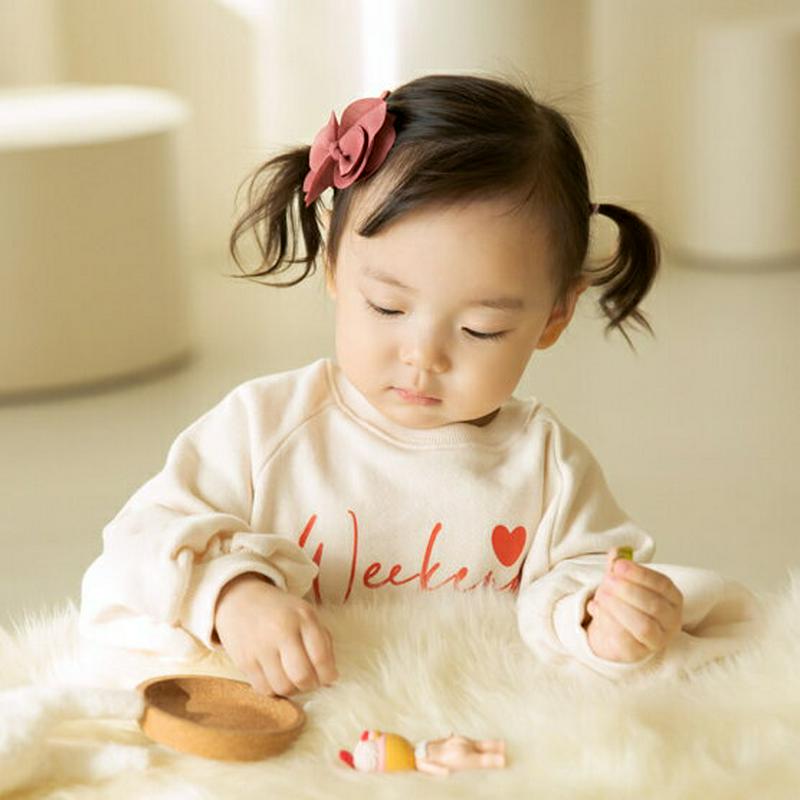 ハートレタリングスウェット p000088 キッズ 【3~8才】【tops】【韓国 ファッション トップス スウェット ラウンドネック ロゴ レタリング メランジ 水色 ラグランスリーブ 長袖 ベビー用 ベビー服キッズ 子供 子供用 ベビー用 秋 春】【KIDS】