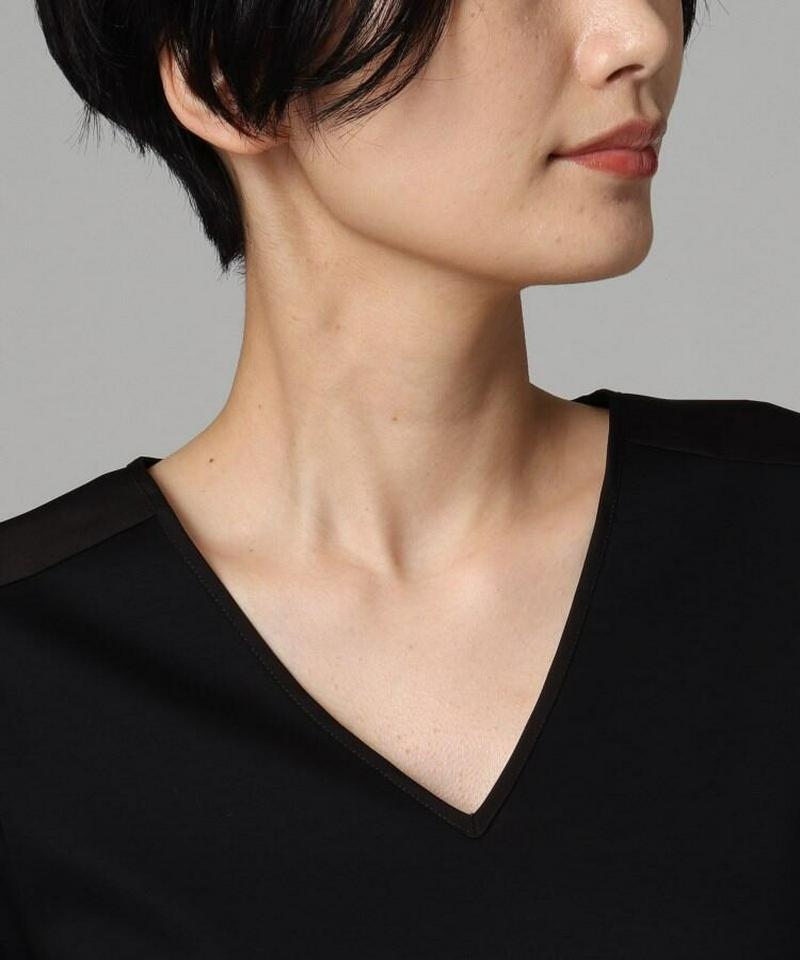 【洗える】スムースVネックカットソー